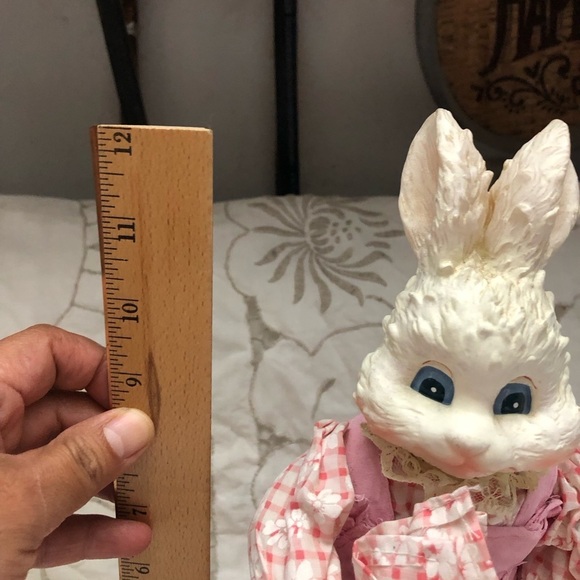 Vintage Vtg Easter Bunny Figurine with Basket of Flowers and Chicks - Picture 7 of 8